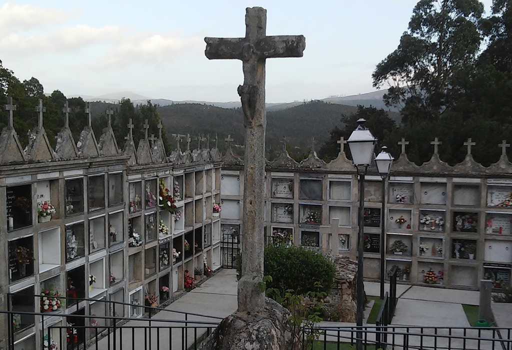 Cruceiro do Cemiterio da Igrexa de Santa María Leiro - Rianxo - Santa María de Leiro
