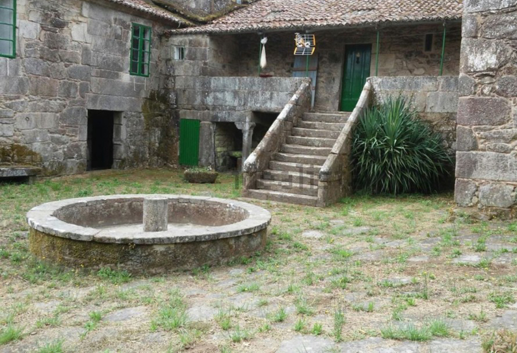 Fonte do Pazo de Santa Cruz da Granxa - Padrón - Santa María de Herbón