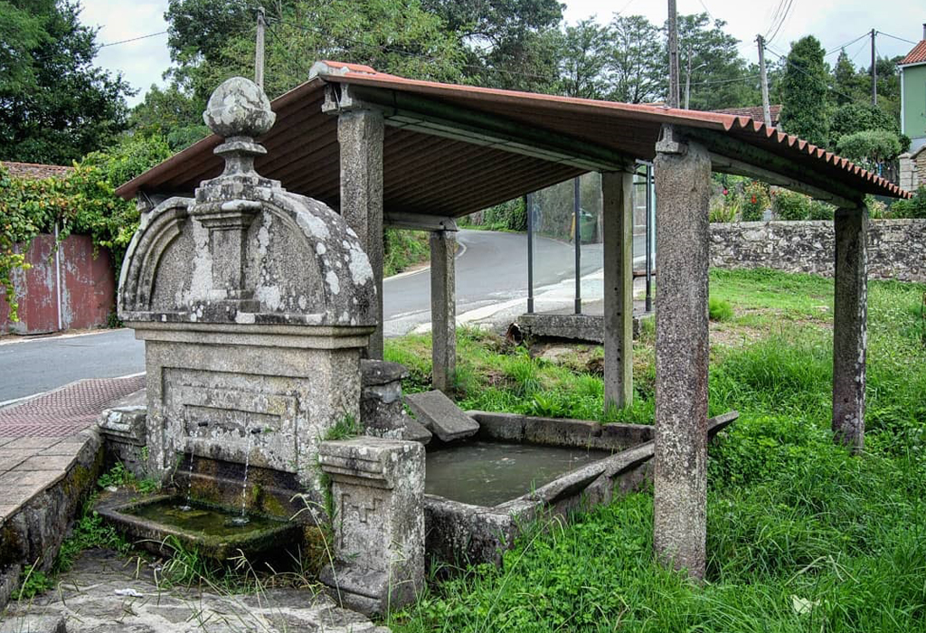 Fonte e lavadoiro da Porta dos Mariños - Padrón - Santa María de Iria Flavia