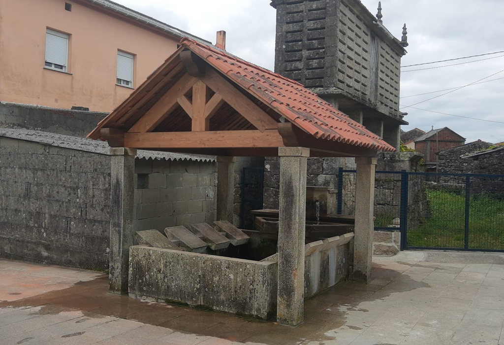Fonte e lavadoiro de Teaio - Dodro - San Xoán de Laíño