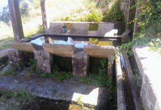 Fonte e lavadoiro de Cruxeiras de Abaixo - Padrón - San Pedro de Carcacía