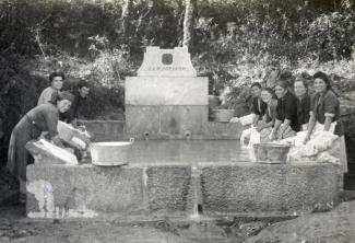 Fonte e lavadoiro de Laxes - Valga - Santa Comba de Cordeiro